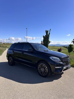 Mercedes-Benz ML350 V6 3.0 W-166 - 9