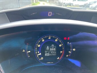 Honda Civic 1.8i 103kW benzín - 9