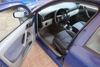 Škoda Octavia hatchback 1.6 74kW benzín GLX - 9