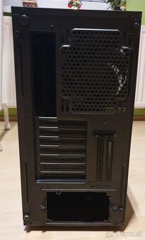 Fractal Design R6 - 9
