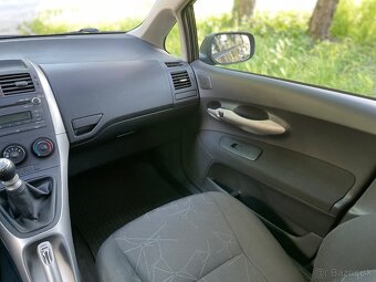 Toyota Auris 1.33 VVTi, Nová STK + EK - 9