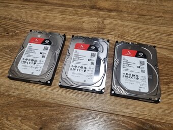 3x Seagate Ironwolf NAS 4TB 3.5" harddisk HDD - cena spolu - 9
