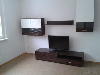 1izb Tehelna, zariadeny - 9