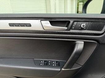 VW Touareg 3.0 TDI DSG 4Motion - 9