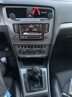 Predám Volkswagen Golf 7 variant 1.6 TDI 81 KW - 9