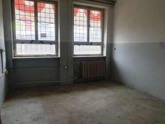 Na prenájom moderná výrobná hala s rozlohou 4 000 m² so s - 9