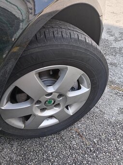 PREDÁM ŠKODA OCTAVIA 2 TOUR1,6 BENZIN r2011 KÚP. NA SLOV . - 9