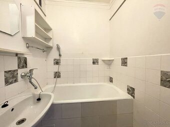 Prenájom : 3-izbový byt s krásnym výhľadom a príjemným okolí - 9