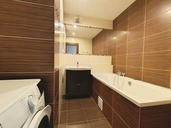 Na predaj priestranný a slnečný 2,5-izbový byt na Novohradsk - 9