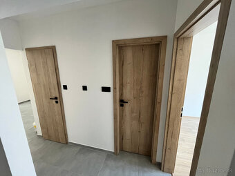 Priestranný zrekonštruovaný 3-izbový byt v Dunajskej Strede - 9