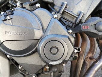 Honda Hornet 600 - 9