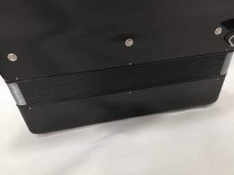 akordeon weltmeister serino de Luxe 120 basovy - 9