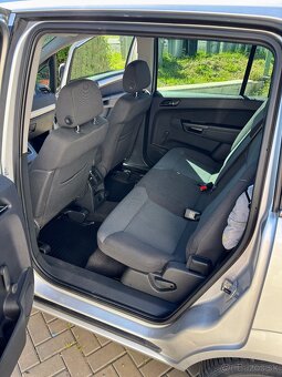 Opel Zafira 1.8 ( 7 miestna ) - 9