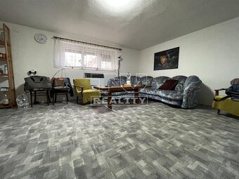 Na predaj viacgeneračný rodinný dom v Sľažanoch so 14... - 9