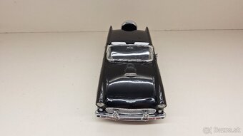 1:18 FORD THUNDERBIRD - 9