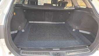 Toyota Avensis Combi, M6, 2013 - 9