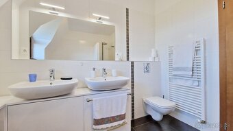 PREDAJ: 3 IZBOVÝ BYT 75 M2, LODŽIA, GARÁŽ, VYSOKÉ TATRY - 9