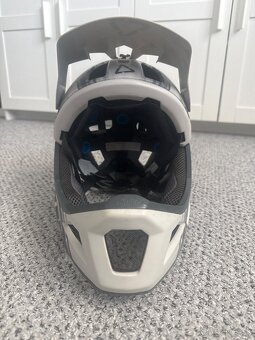 Leatt mtb 3.0 enduro prilba - 9