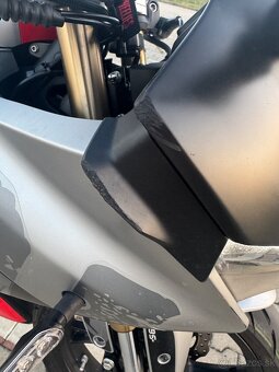 QJMOTOR SRK 125R - 9