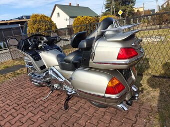 Honda GL 1800 Goldwing - 9