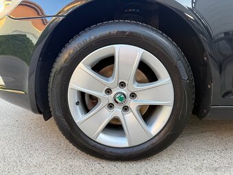 Škoda Octavia Combi 2.0 TDI CR Elegance - 9