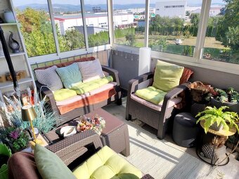 Na prenájom 2 izbový byt s parkovacím miestom, Trencianske S - 9