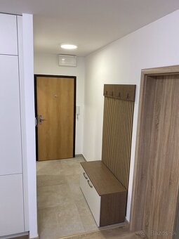 Prenajmem útulný 1,5-izbový byt v Ružinove pri OC Retro - 9