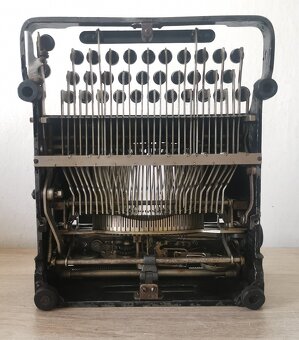 Vzácny starožitný písací stroj Senta 3 Bank z roku 1914 - 9