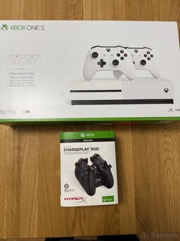 Xbox One S 1TB s 2 ovládačmi a nabíjacou stanicou - 9