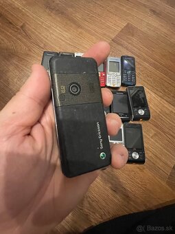 Predám 21 Sony Ericssonov na diely - 9