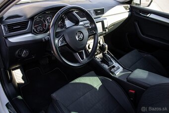 Škoda Superb 2.0TDI DSG kombi - 9