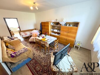 NA PREDAJ 2 IZB. BYT S LOGGIOU, 64M2, SOTINSKÁ UL., SENICA - 9