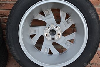 5x112 R18 Zimna sada Org. VW Tiguan + 235/55 R18 Gripmax - 9