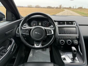 Jaguar E-Pace P250 AWD RDYNAMIC
- 9