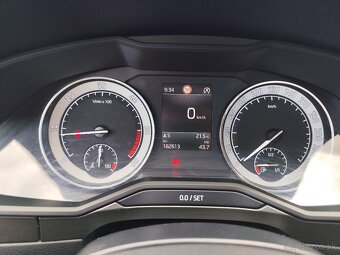 Škoda Superb Combi 2.0 TDI SCR Style - 9