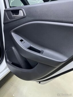 Hyundai i20 Hatchback 61.8kw Manuál - 9