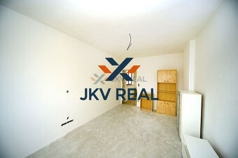 4 izbový rodinný dom s garážou v tichej lokalite - 9