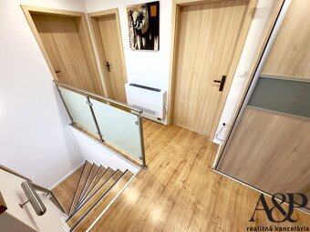 4 IZBOVÝ RODINNÝ DOM S BAZÉNOM, POZEMOK 783M2, RECA, okr. SE - 9