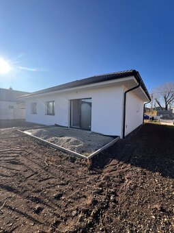 Exkluzívne na predaj: Moderný 4-izbový bungalov - 9