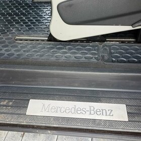 Predám Mercedes Benz Viano, r.v. 2012 - 9
