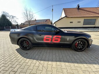 Ford Mustang Shelby GT 500 V8 SVT - 9
