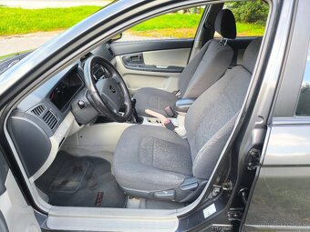 Kia Cerato 1,6 CRDi 2006, 84 kw diesel - 9