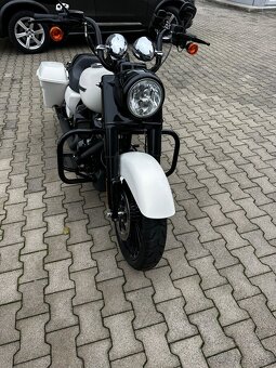 Harley-Davidson Road king special 4400km - 9