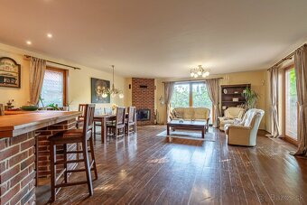 Na predaj | 6 izbový rodinný dom 241 m² - Chorvátsky Grob - 9