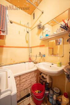 2 IZBOVÝ BYT, PÔVODNÝ STAV, 2X LOGGIA (POLÍK) - 9