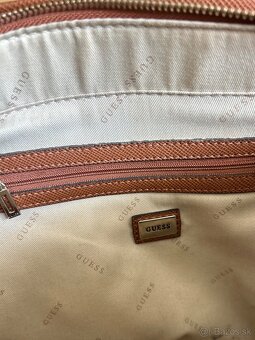 Hneda kozenna kabelka Guess - 9