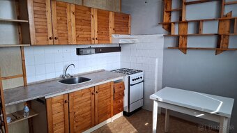 Predám 3-izbový byt - Komenského - 9