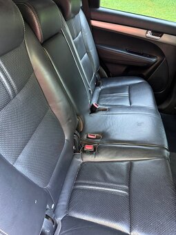 KIA Sorento 2.2 CRDi 4WD RV 2010 - 9