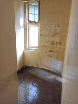 Veľký 3 izbový byt na Ulici M.R.Štefánika, Levice - 9
