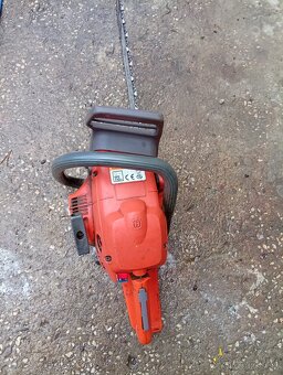 Predám tuto motorovu pílu Husqvarna 340 - 9